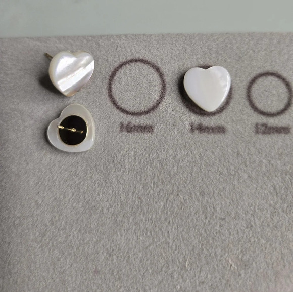 Handmade mother of Pearl Stud - Picture 3 of 5